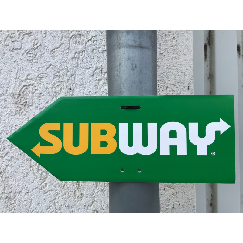 Flèche "SUBWAY" (à gauche) FRESH FORWARD